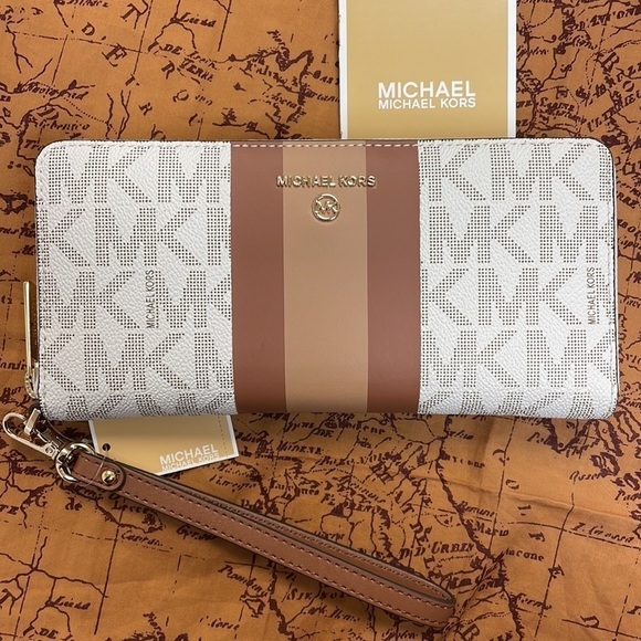 Brand New Michael Kors Large Travel Continental White/Lugg Center Stripe Wallet - Picture 15 of 15